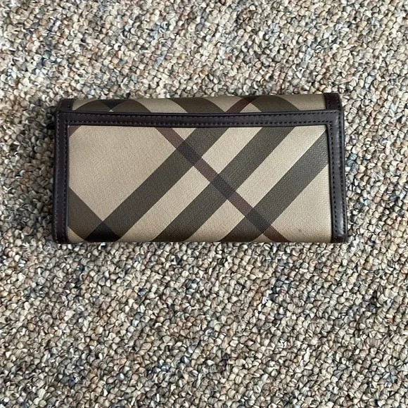 Burberry Wallet - Picture 2 of 12